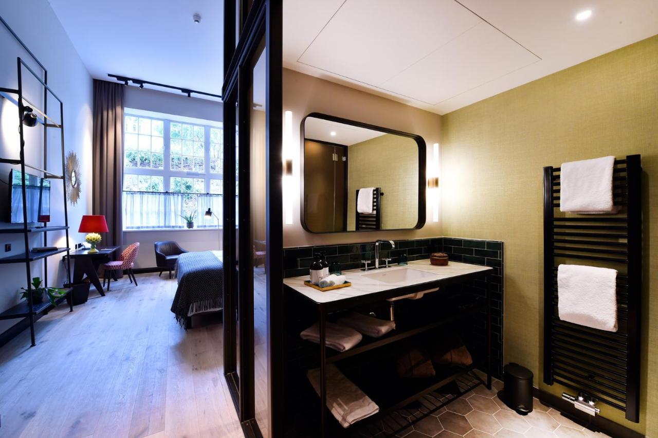 פלאנסבורג Das James מראה חיצוני תמונה A bathroom at the hotel
