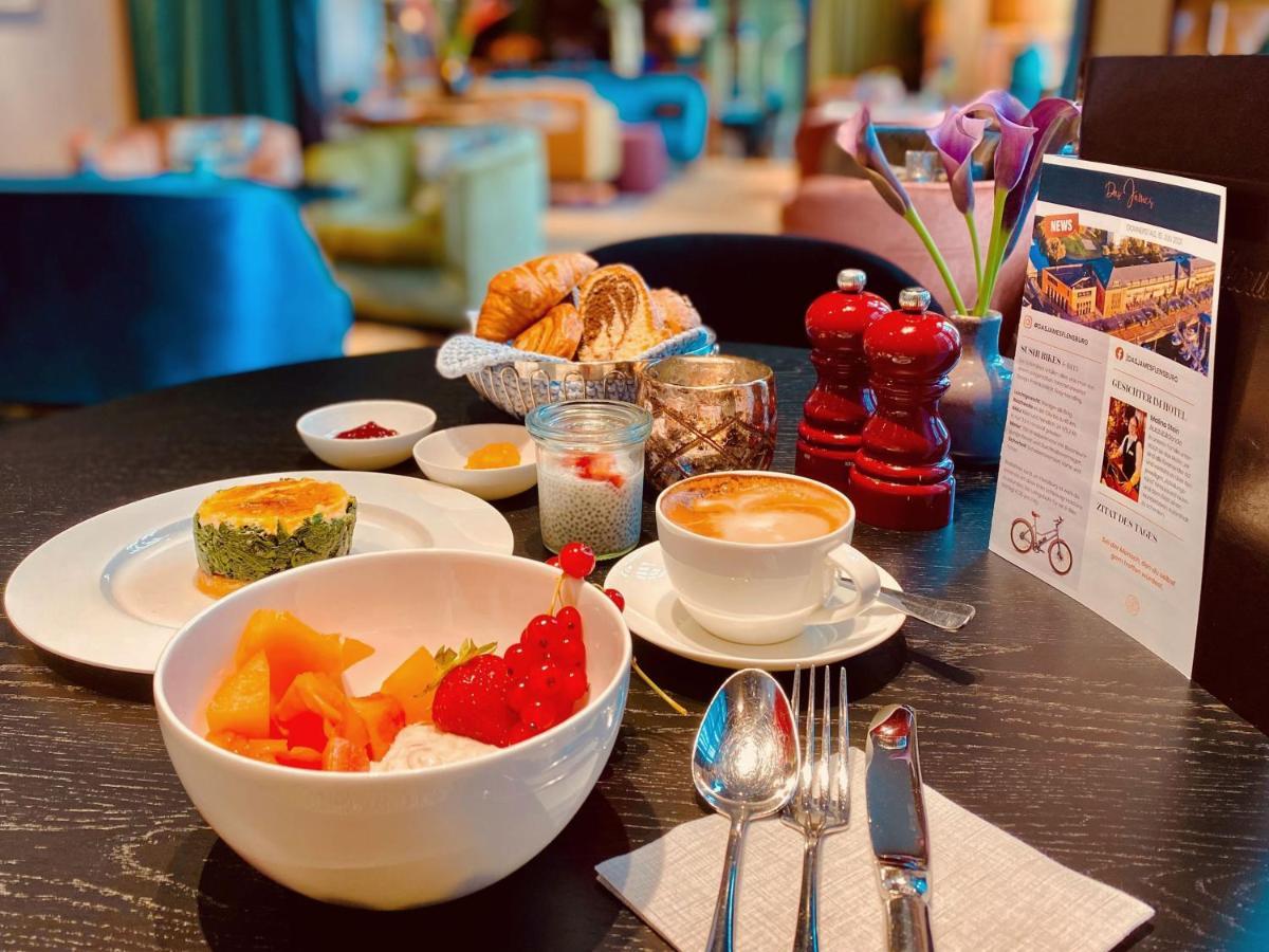 פלאנסבורג Das James מראה חיצוני תמונה Breakfast at the hotel